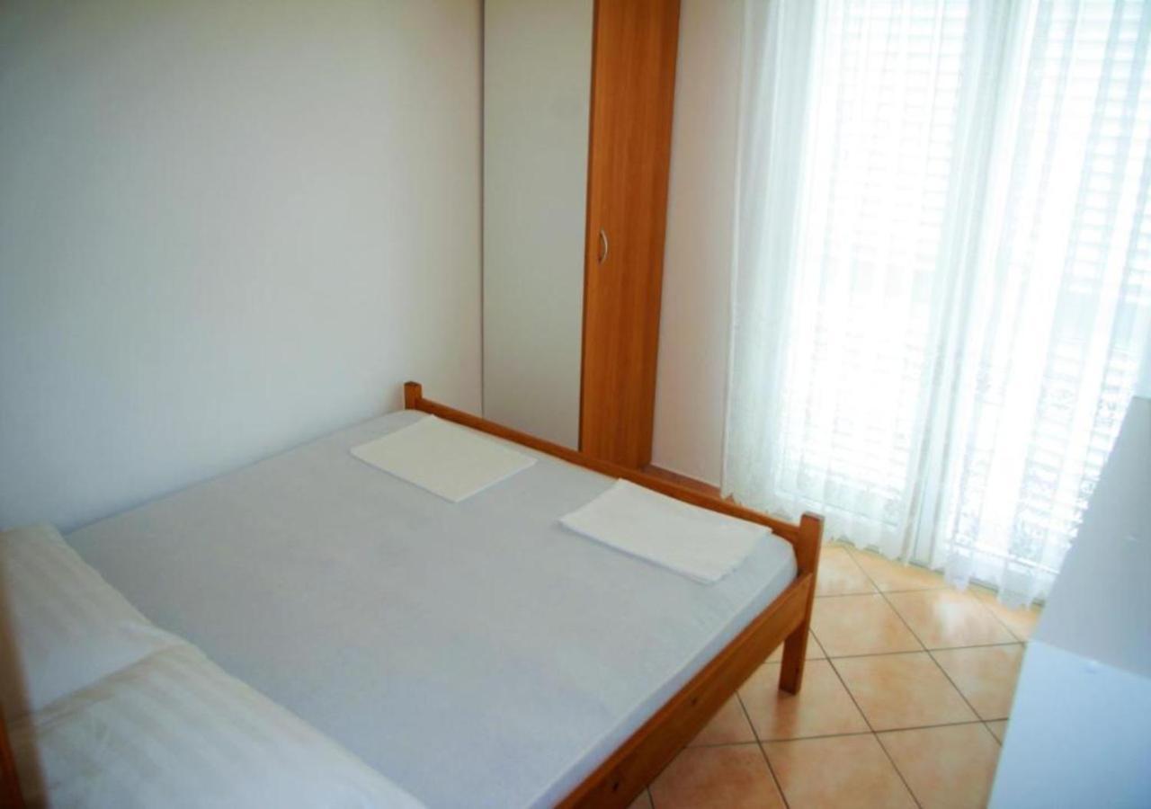 Gama Apartment Vir Exterior photo