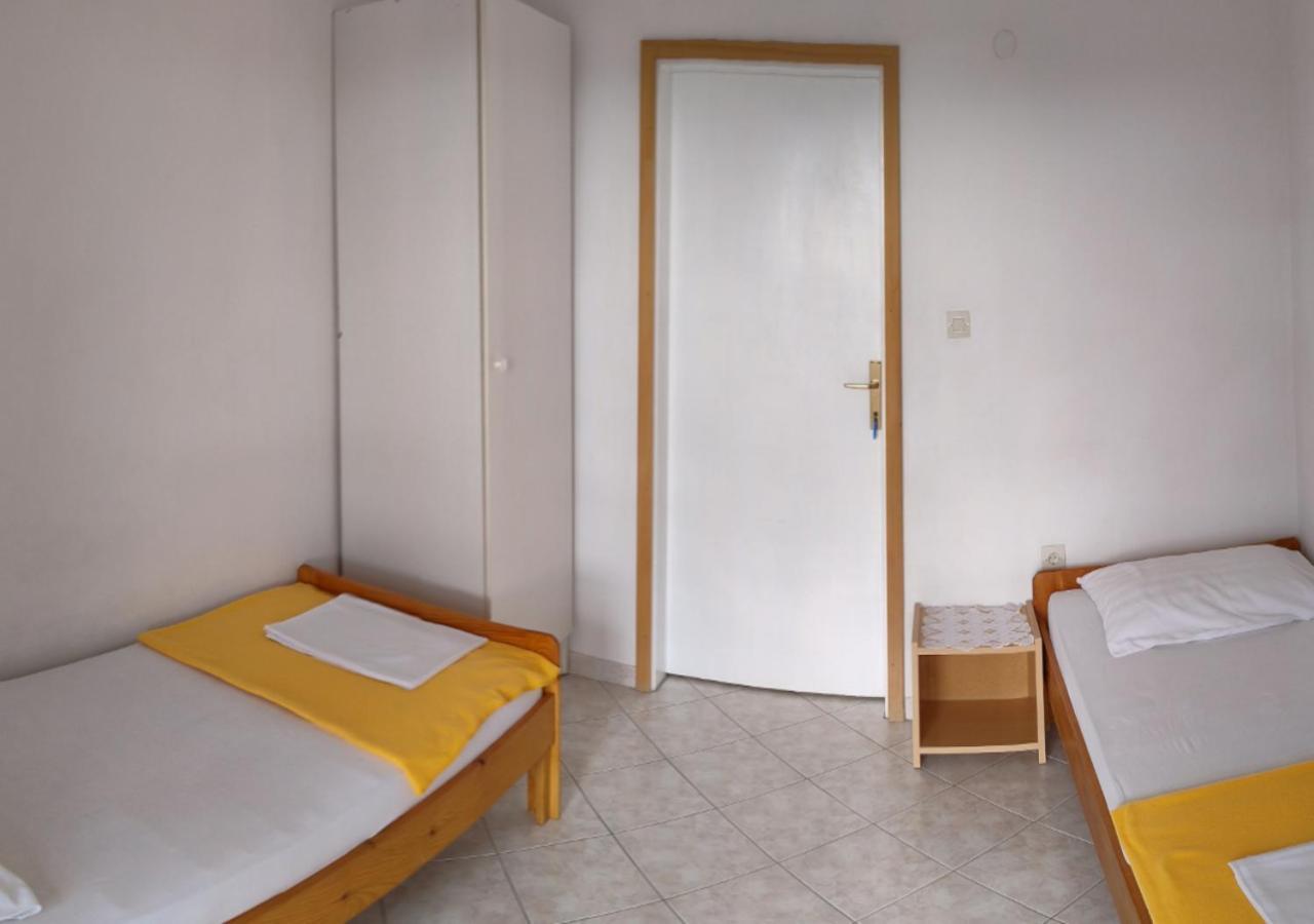 Gama Apartment Vir Exterior photo